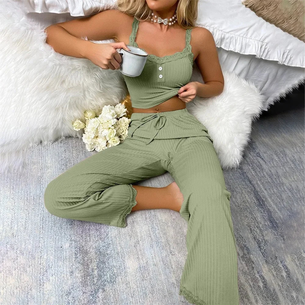 Conjunto de Pijama Feminino de Duas Peças Confortável com Top de Renda e Alças Finas e Calça Longa