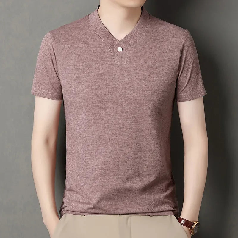 Camisa Masculina Casual e Elegante Estilo Coreano 2025, Gola V com Um Botão, Cor Sólida, Manga Curta, Camiseta Versátil de Verão