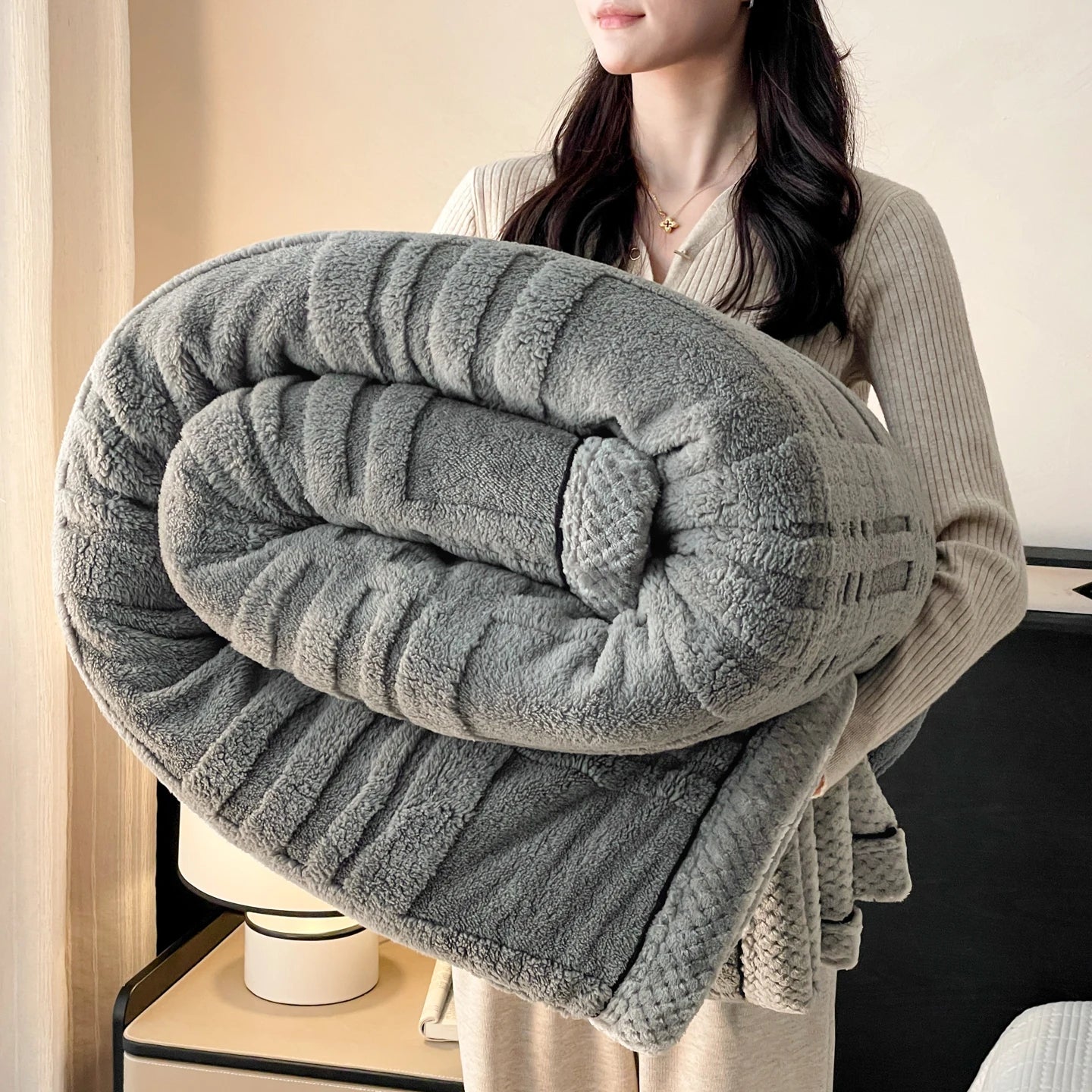 1pc Multifunctional Coral Fleece Blanket Soft Plush Warm Comfortable Bed Blanket All-Season Office Nap Throw Blankets for Sofa