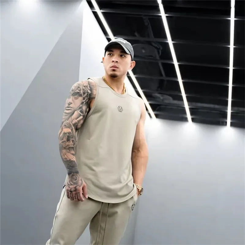 Regata Masculina de Treino com Alça Fina Roupa Fitness Masculina Regata Cavada de Algodão para Musculação Colete Esportivo sem Manga para Treinar