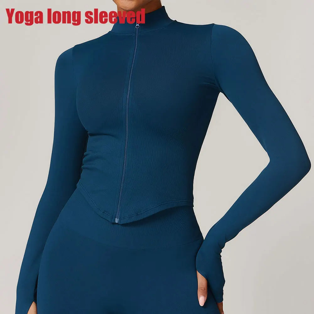 Jaqueta Cropped com Zíper Feminina — Estilo e Praticidade no Treino