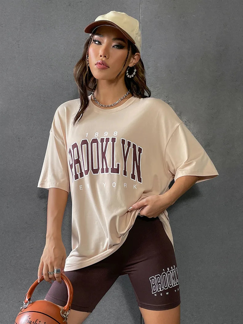 Conjunto de Pijama Feminino Estilo Continental de 2 Peças, Camiseta Pulôver de Manga Curta, Shorts Justos, Pijama Casual e Elegante, Roupa para Casa