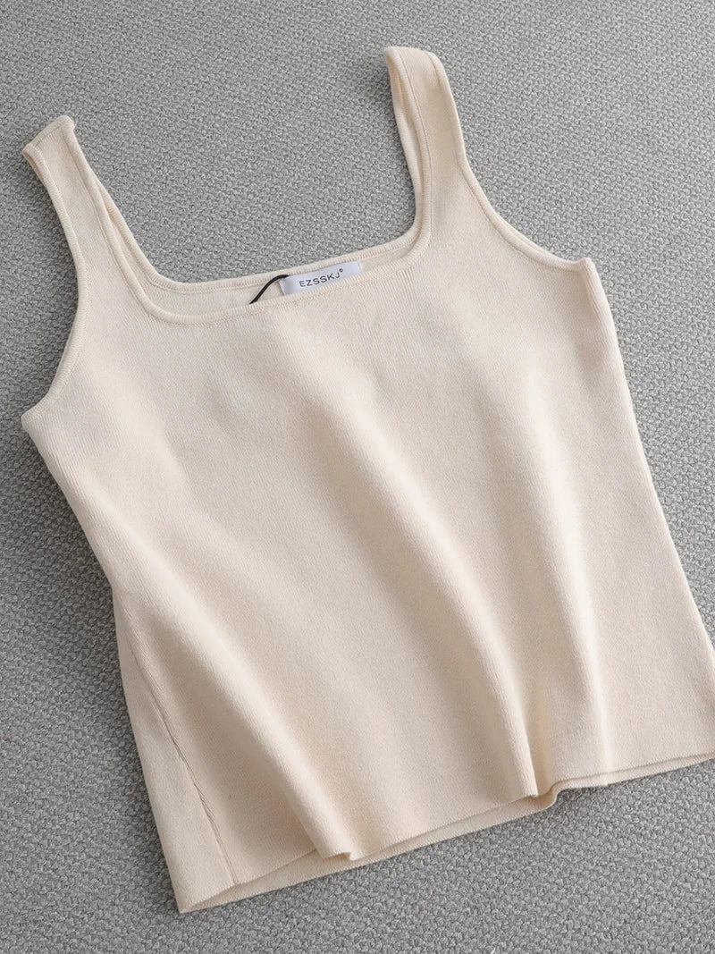 Regata de malha branca de verão com decote U de alta qualidade, chique, básica, feminina, sexy, camiseta sem mangas, top vintage, camiseta casual cropped