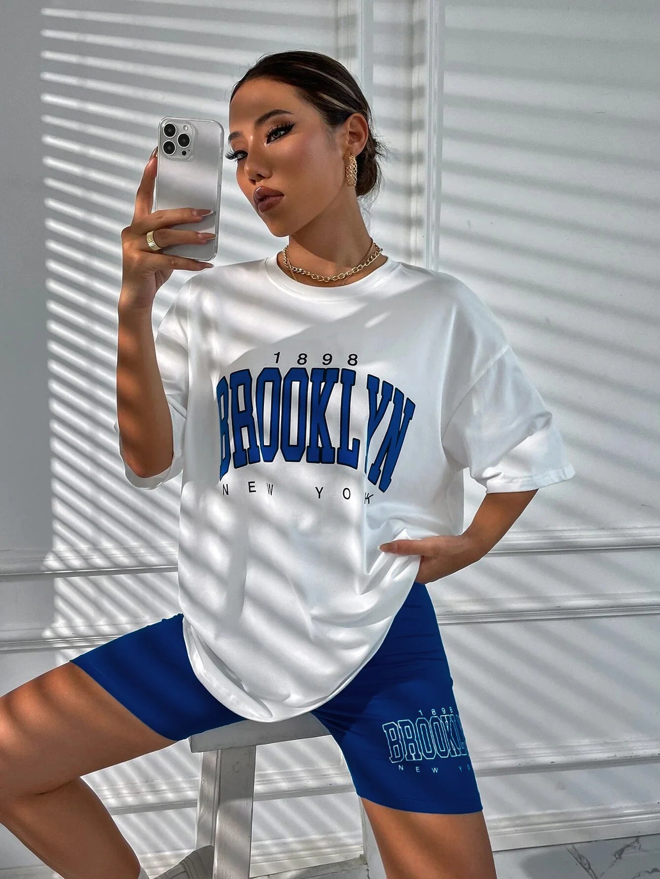 Conjunto de Pijama Feminino Estilo Continental de 2 Peças, Camiseta Pulôver de Manga Curta, Shorts Justos, Pijama Casual e Elegante, Roupa para Casa