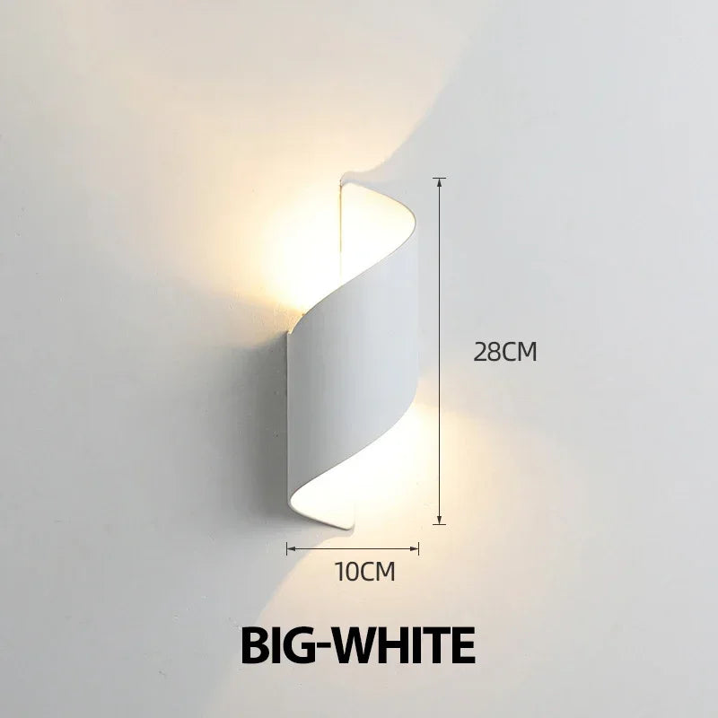 Black Body • Warm White (2700-3500K)