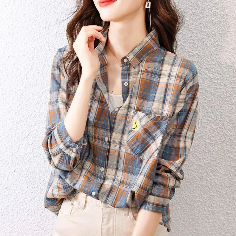 Camisa xadrez feminina primavera e outono nova camisa de algodão puro da moda retrô usada com um estrangeiro