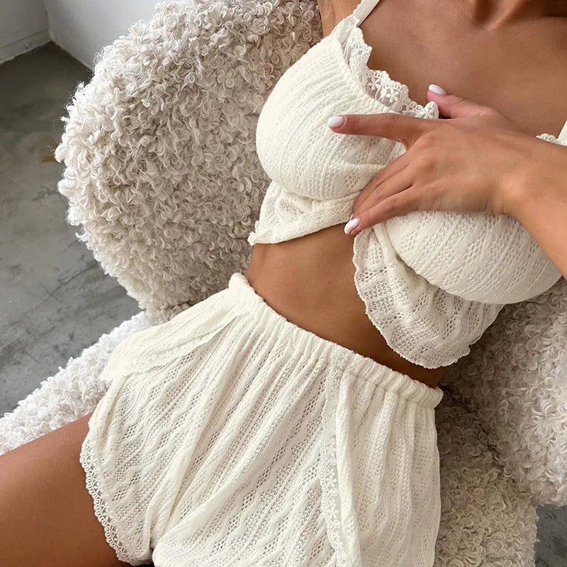 Conjunto Feminino de Pijama Camisola com Renda Sexy e Shorts com Recortes, Roupa de Dormir e para Ficar em Casa