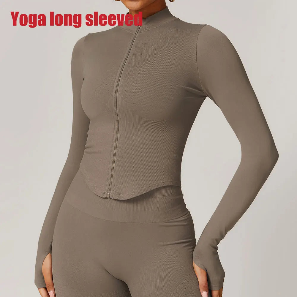 Jaqueta Cropped com Zíper Feminina — Estilo e Praticidade no Treino