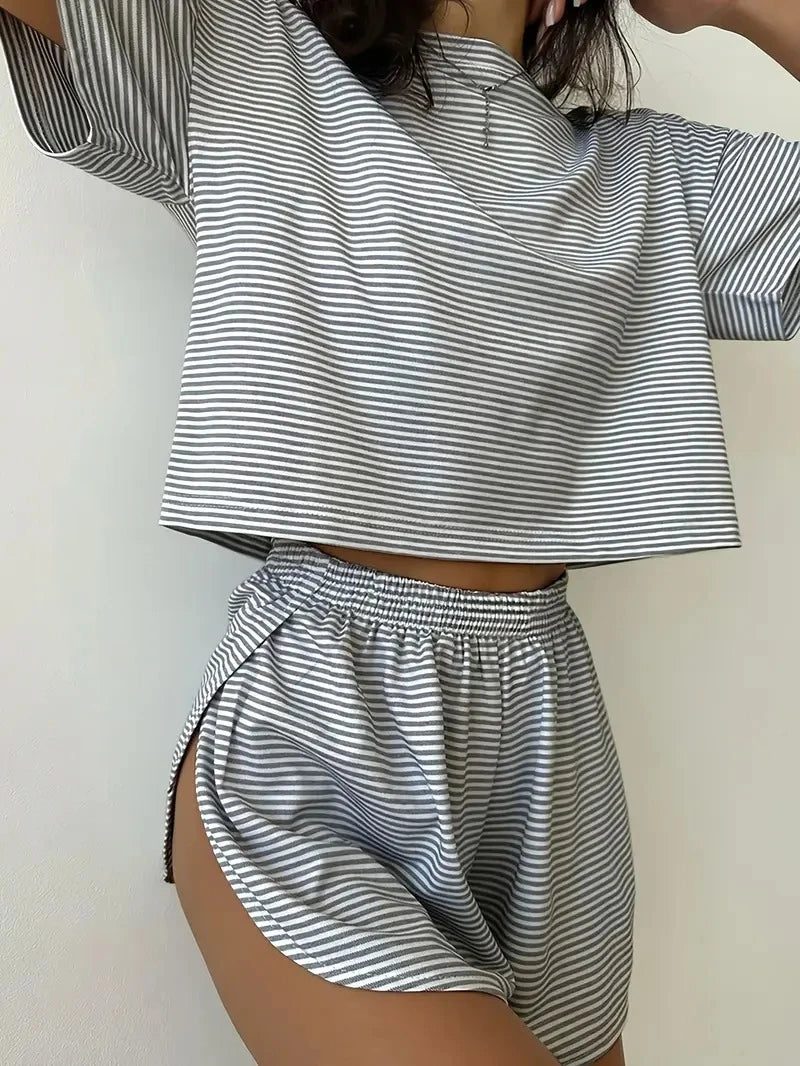 Conjunto Liso De Lounge Disponível Em Várias Cores Roupa Que Deixa A Barriga À Mostra Top De Manga Curta E Gola Redonda E Shorts Caimento Feminino Lounge