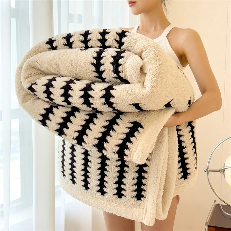 Warm Flannel Spring Blanket Super Soft Fluffy Queen Blanket Single Double Size Cozy Skin-friendly Multifunctional Nap Blanket