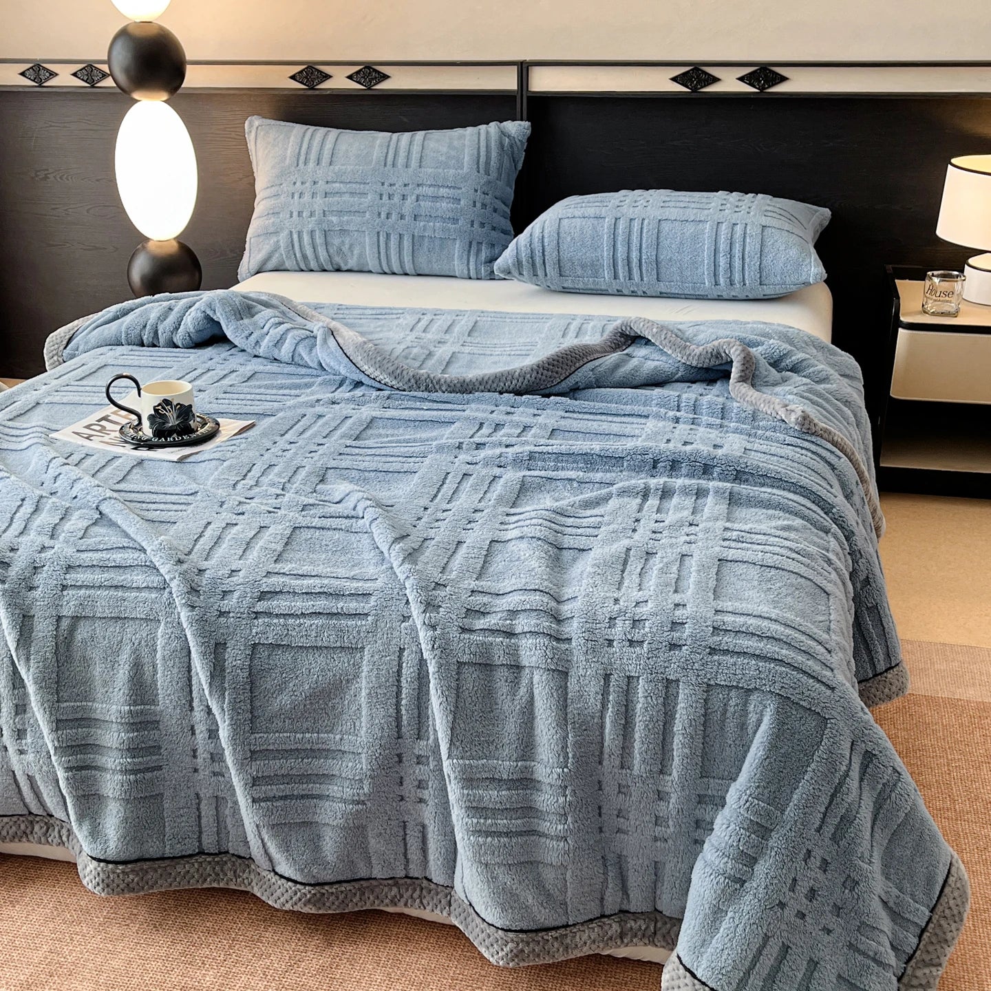 1pc Multifunctional Coral Fleece Blanket Soft Plush Warm Comfortable Bed Blanket All-Season Office Nap Throw Blankets for Sofa
