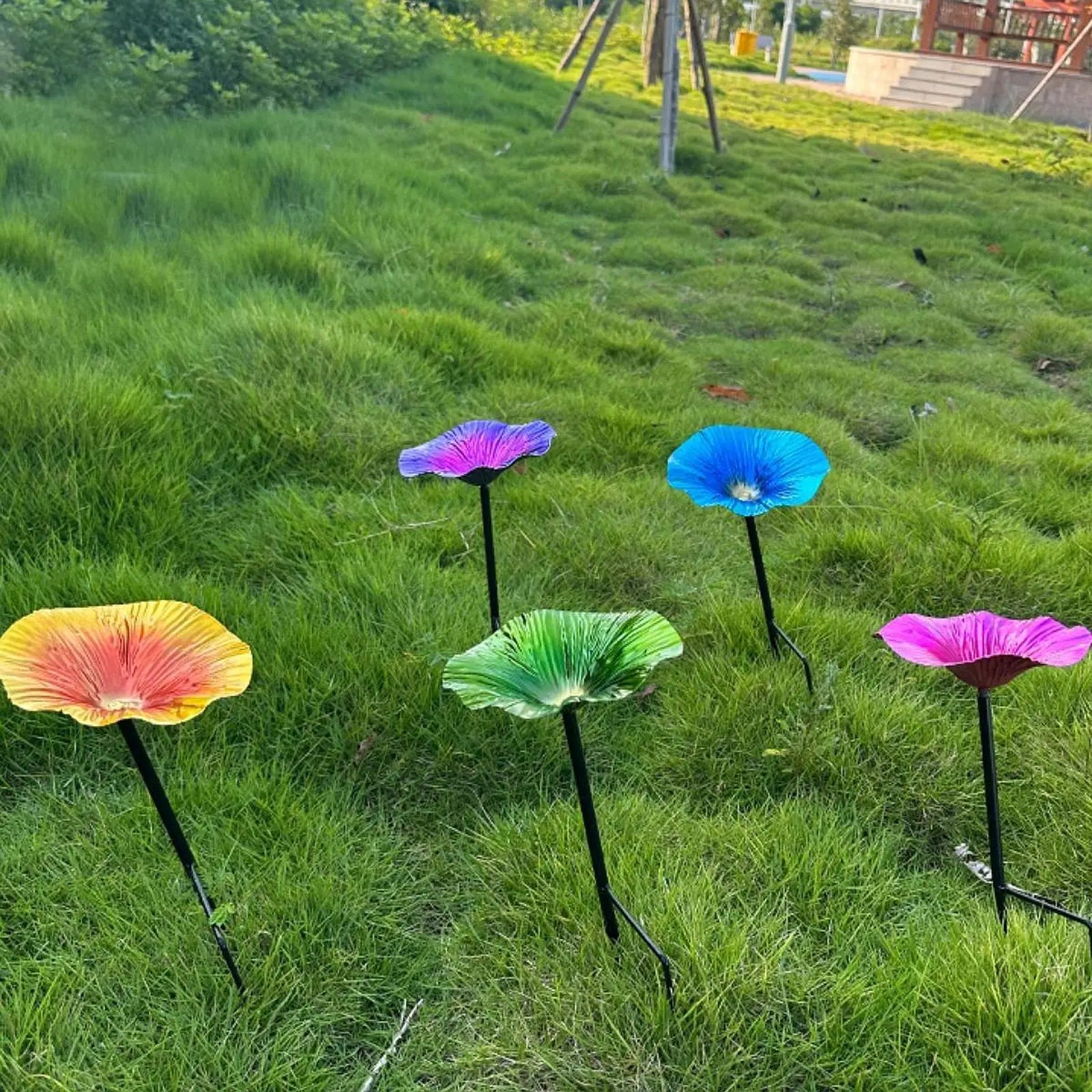 Garden Bird Bath with Detachable Pole