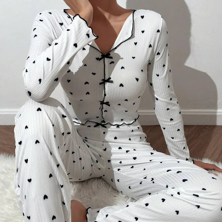 Novos Conjuntos de Loungewear Feminino Estampa de Coração Top Cami Laço Gola Manga Longa e Calças de Cintura Elástica Pijamas Primavera Verão