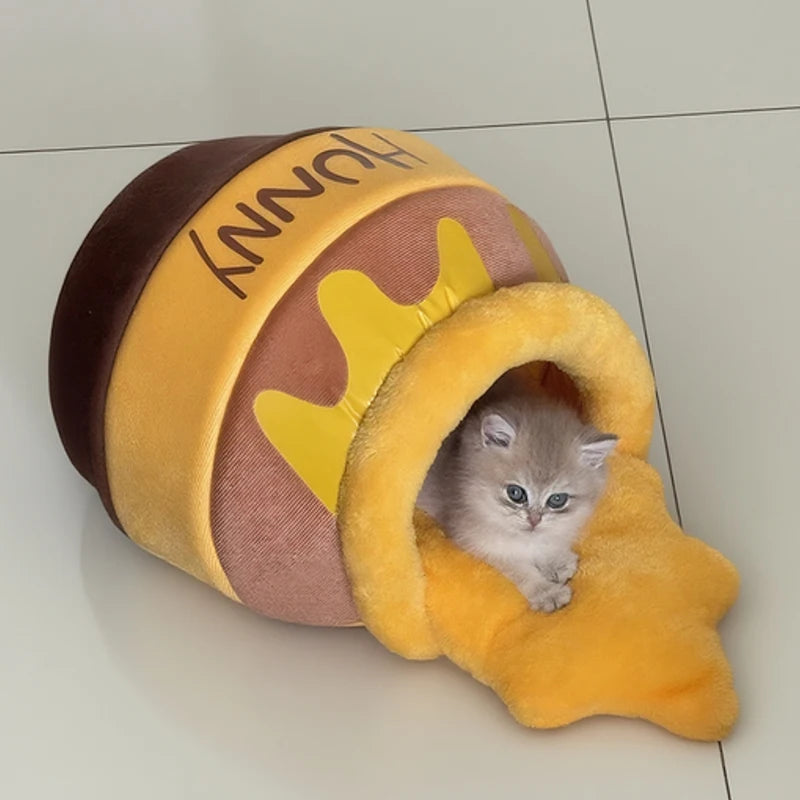 Warm Winter  Bed Half-Closed Style Winnie Honey Pot Dog Sleep Bag Cute Pet Sleeping House Indoor  Nest Comfortable Cushion