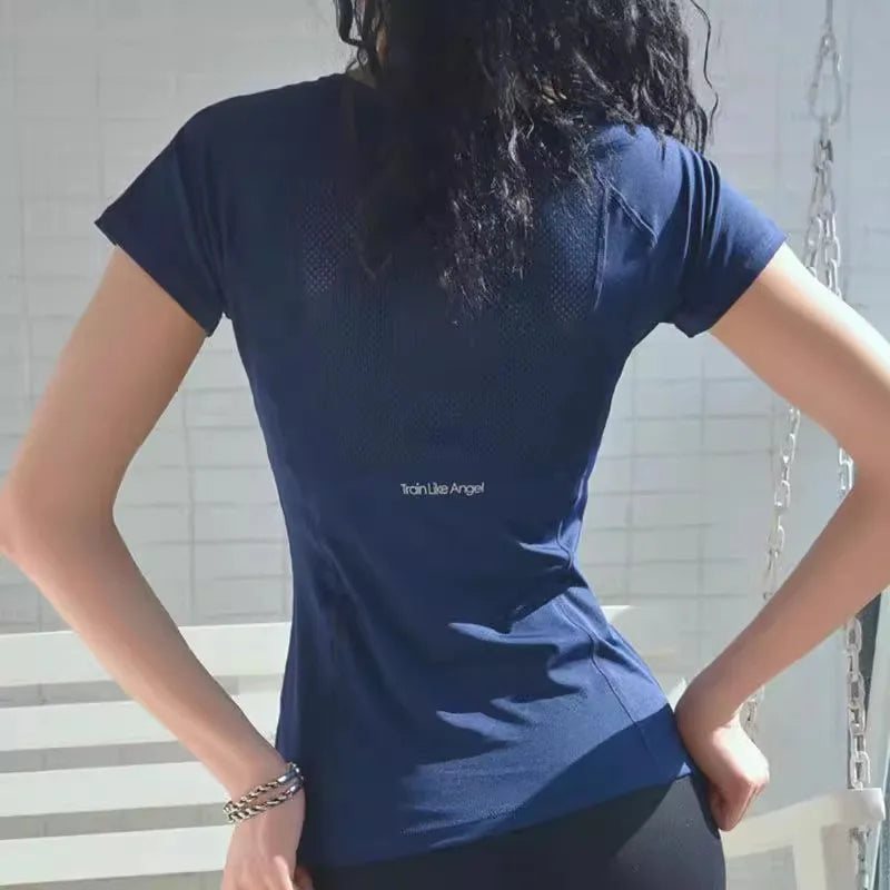 Top Fitness Manga Curta Secagem Rápida — Leveza e Performance