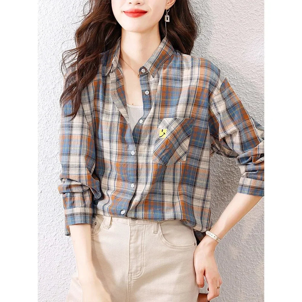 Camisa xadrez feminina primavera e outono nova moda retrô camisa de algodão puro usada com um estrangeiro