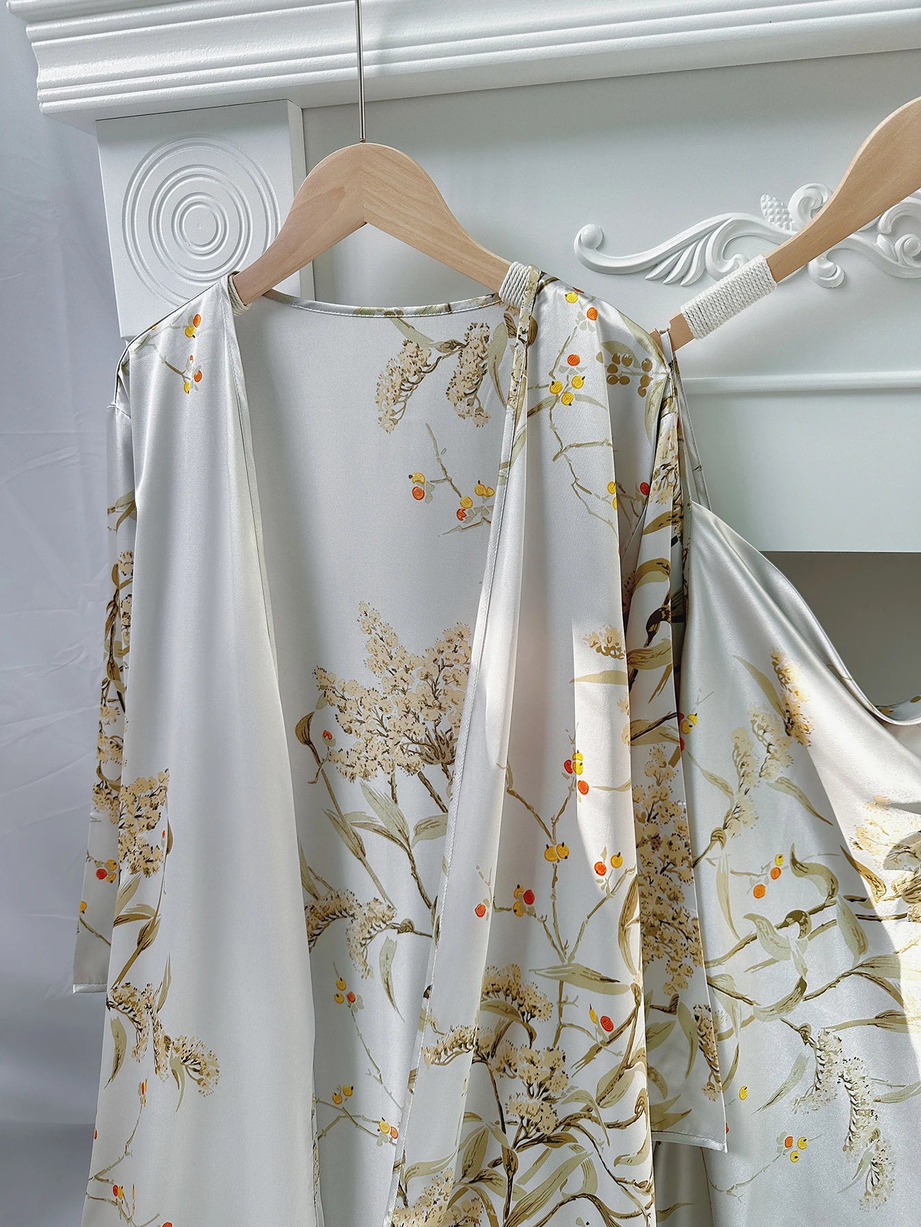 Conjunto Feminino Elegante de 5 Peças para Lazer com Estampa Floral Confortável Versátil Pijama Moda para o Dia a Dia em Casa