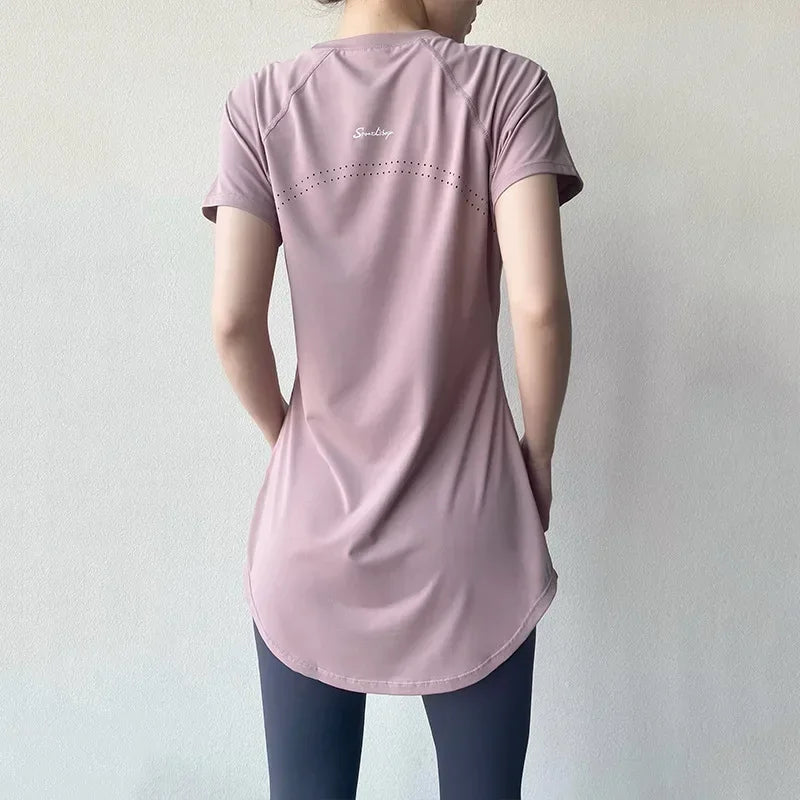 Roupa Esportiva Feminina Academia 2025 Yoga Roupas Femininas Cobre Bumbum Manga Curta Camiseta Fitness Secagem Rápida Top Respirável Slim Corrida