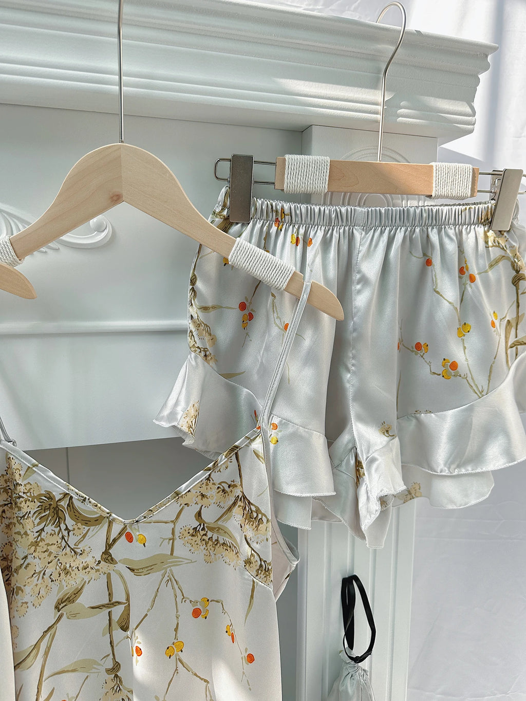 Conjunto Feminino Elegante de 5 Peças para Lazer com Estampa Floral Confortável Versátil Pijama Moda para o Dia a Dia em Casa