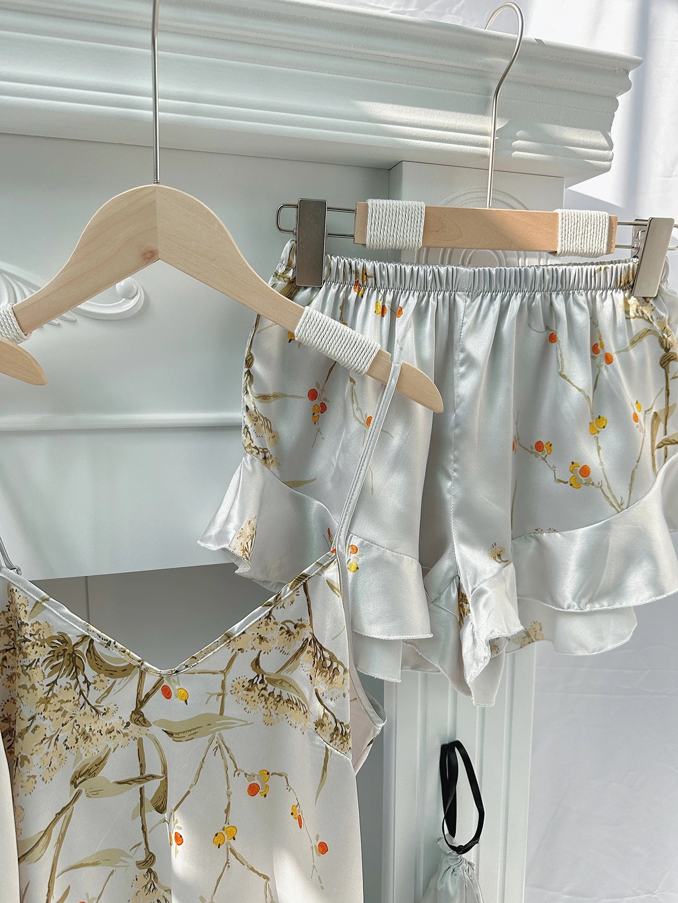 Conjunto Feminino Elegante de 5 Peças para Lazer com Estampa Floral Confortável Versátil Pijama Moda para o Dia a Dia em Casa