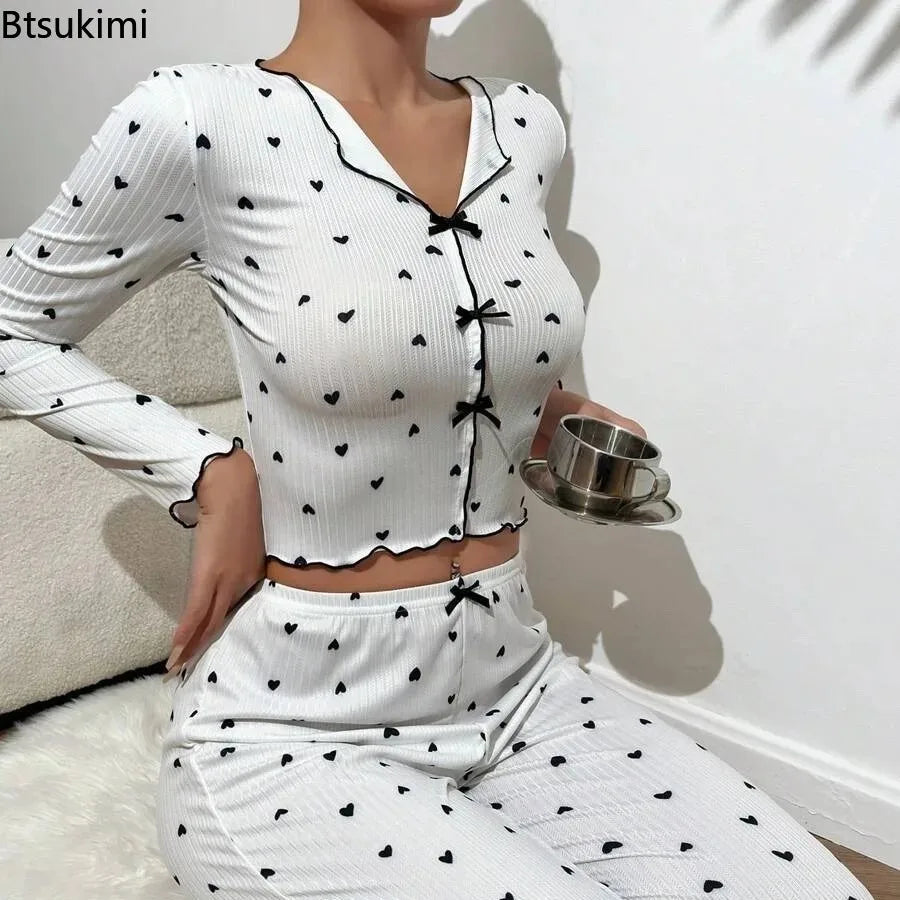 Novos Conjuntos de Loungewear Feminino Estampa de Coração Top Cami Laço Gola Manga Longa e Calças de Cintura Elástica Pijamas Primavera Verão