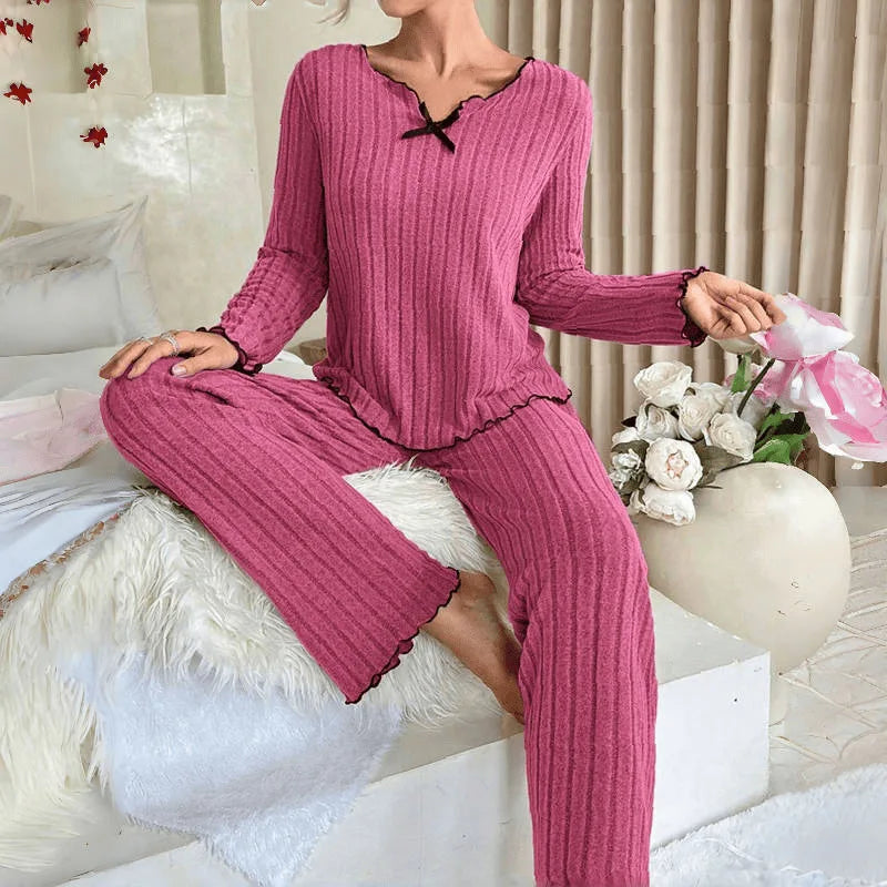 2026 Novo Conjunto de Loungewear Feminino Canelado com Acabamento Borda Preta Casual para Casa Roupa Confortável e Macia de Duas Peças Estilo Europeu Americano