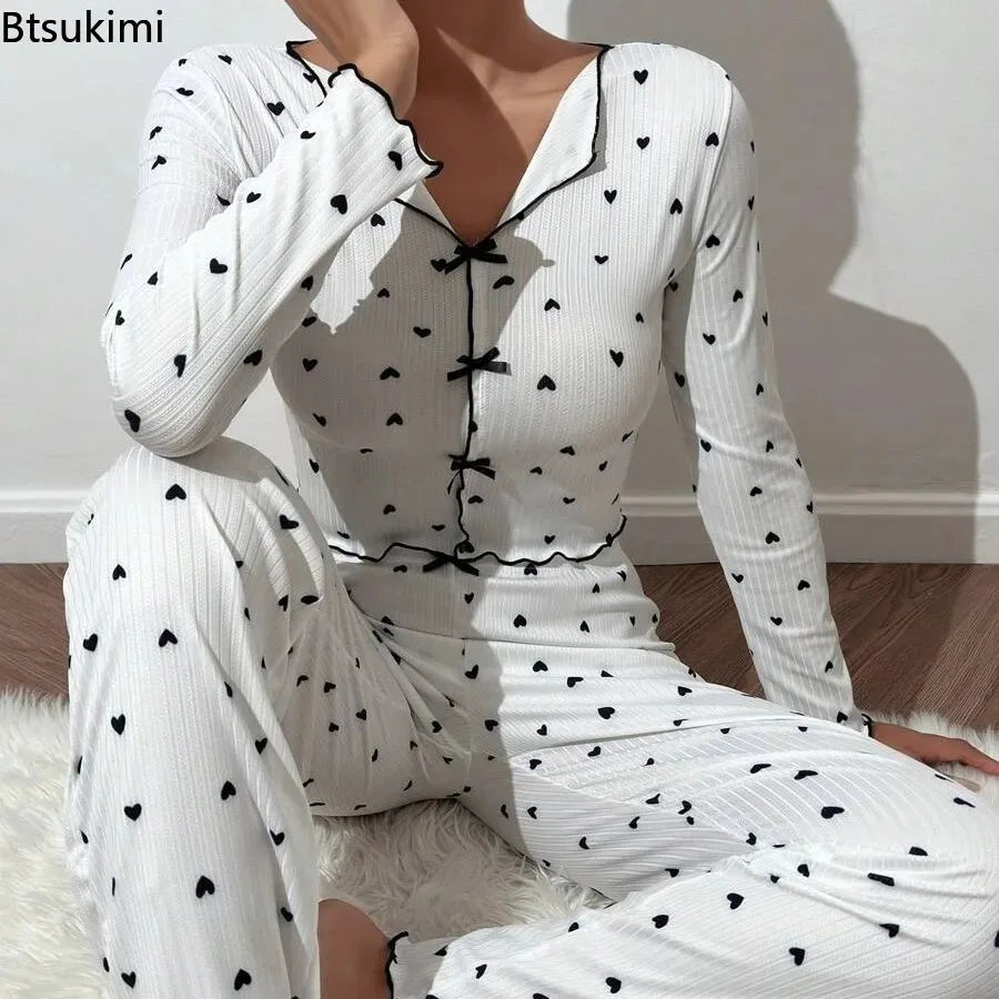 Novos Conjuntos de Loungewear Feminino Estampa de Coração Top Cami Laço Gola Manga Longa e Calças de Cintura Elástica Pijamas Primavera Verão
