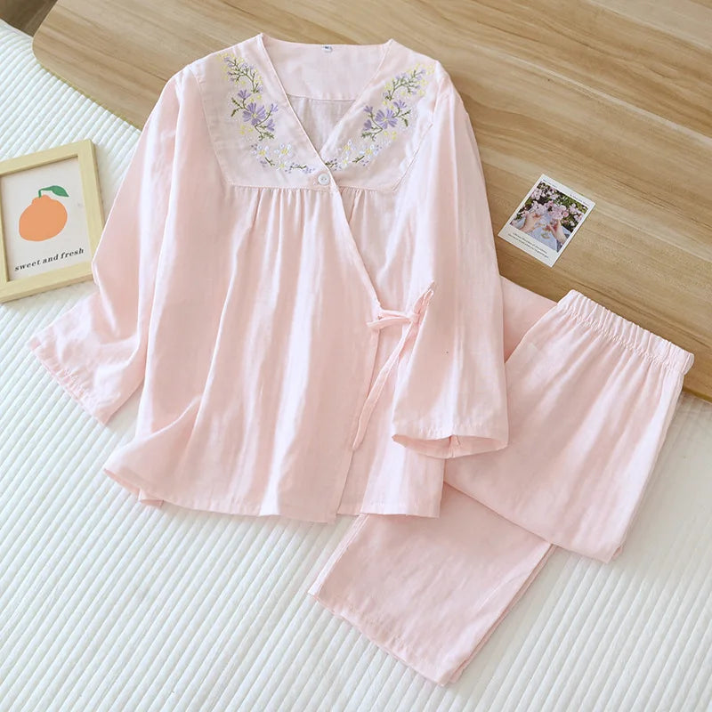 Pijama Feminino Gaze Algodão Roupa de Descanso Primavera Verão Decote V Sensual Bordado Estampado Calça Terno de Pijama