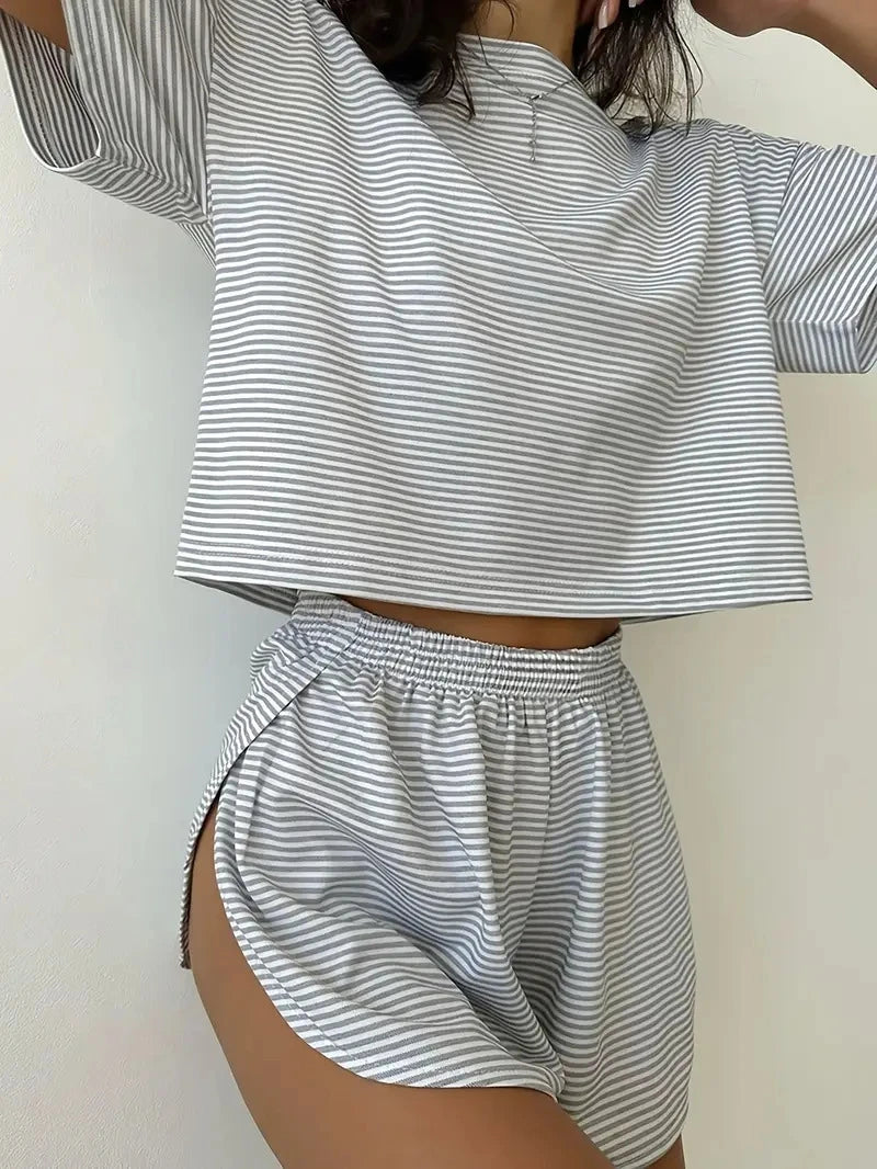 Conjunto Liso De Lounge Disponível Em Várias Cores Roupa Que Deixa A Barriga À Mostra Top De Manga Curta E Gola Redonda E Shorts Caimento Feminino Lounge
