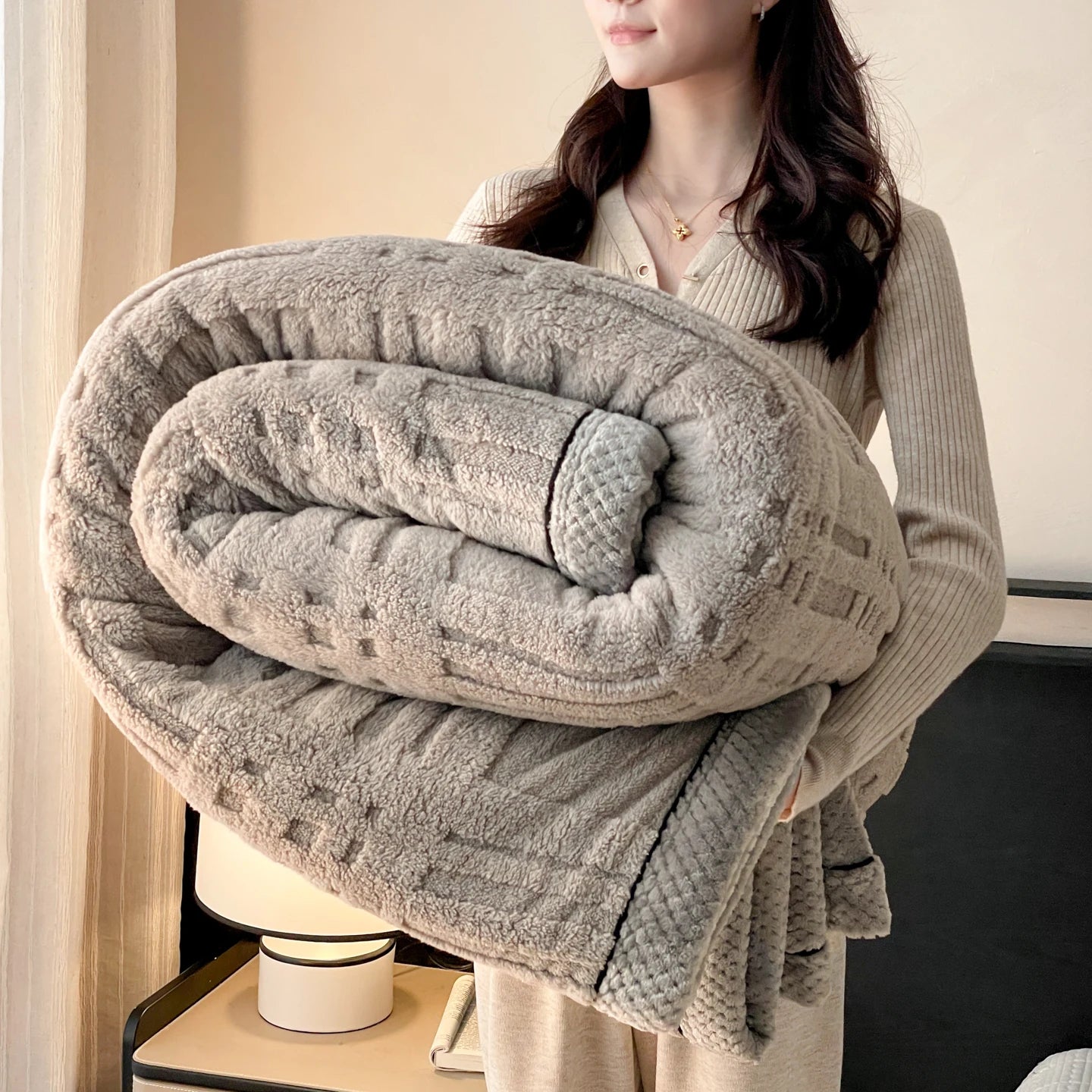 1pc Multifunctional Coral Fleece Blanket Soft Plush Warm Comfortable Bed Blanket All-Season Office Nap Throw Blankets for Sofa