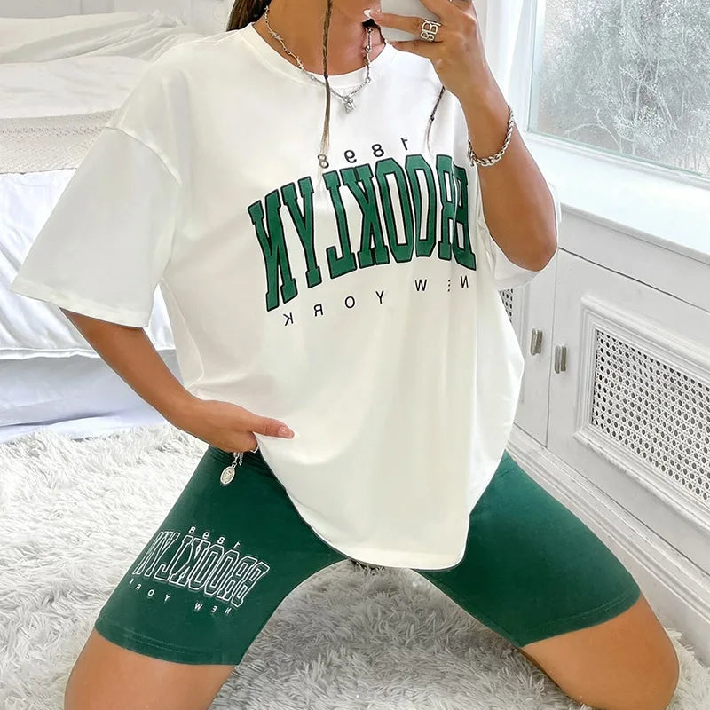 Conjunto de Pijama Feminino Estilo Continental de 2 Peças, Camiseta Pulôver de Manga Curta, Shorts Justos, Pijama Casual e Elegante, Roupa para Casa