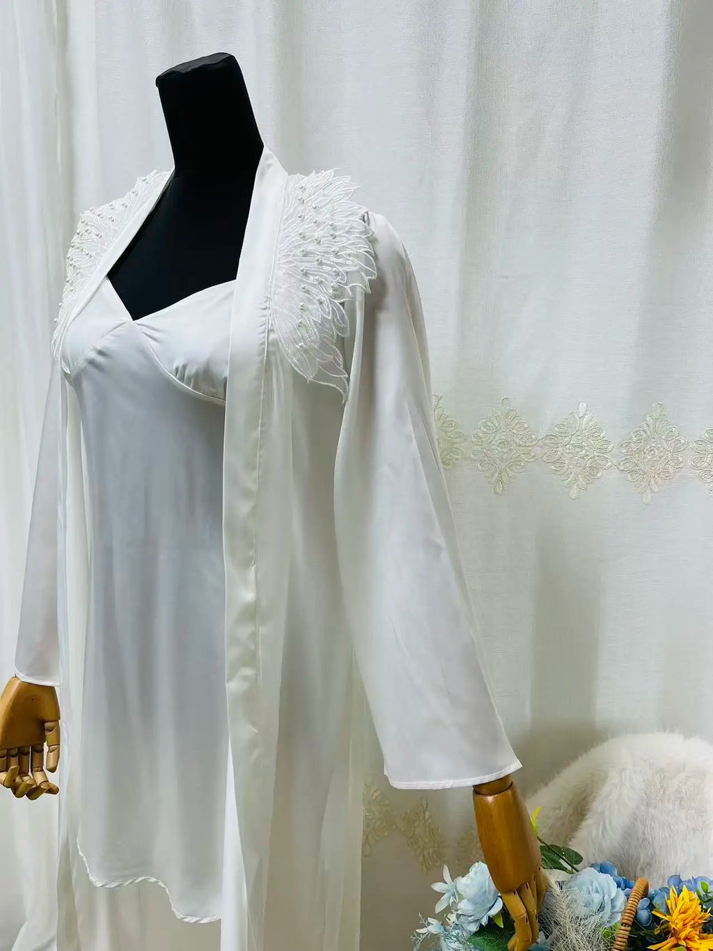 Conjunto Feminino Loungewear Asa de Anjo Robe Casual & Chemise de Alça Bordado Organza Colarinho de Pena Robe para Casa e Robe de Boudoir