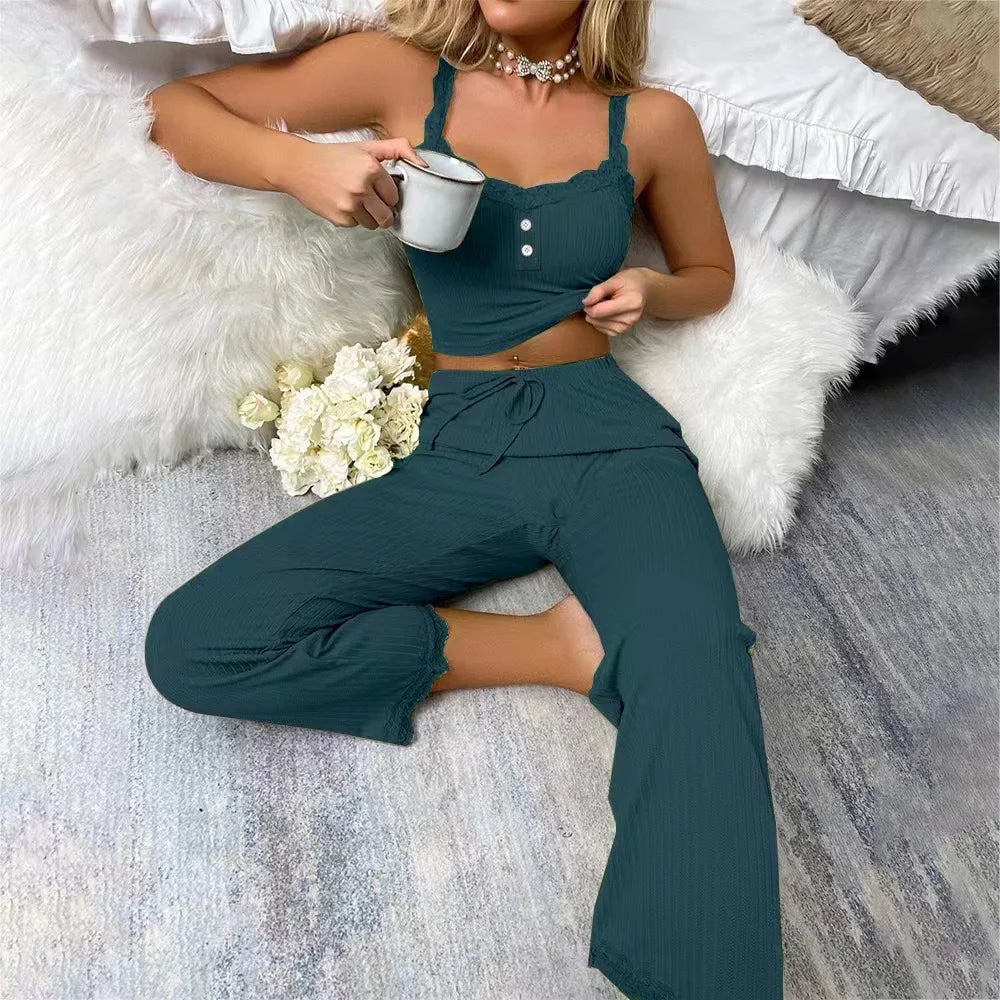 Conjunto de Pijama Feminino de Duas Peças Confortável com Top de Renda e Alças Finas e Calça Longa