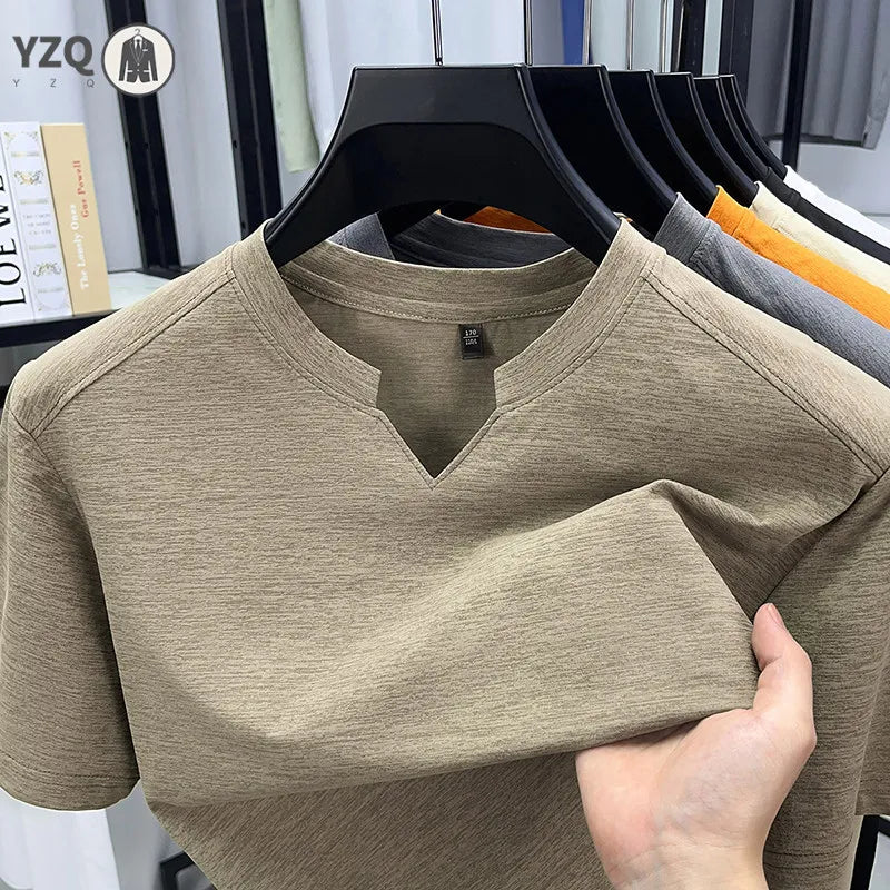 Camiseta Masculina Coreana de Manga Curta Gola V Cor Sólida Casual Fashion Confortável Verão Versátil Top Liso
