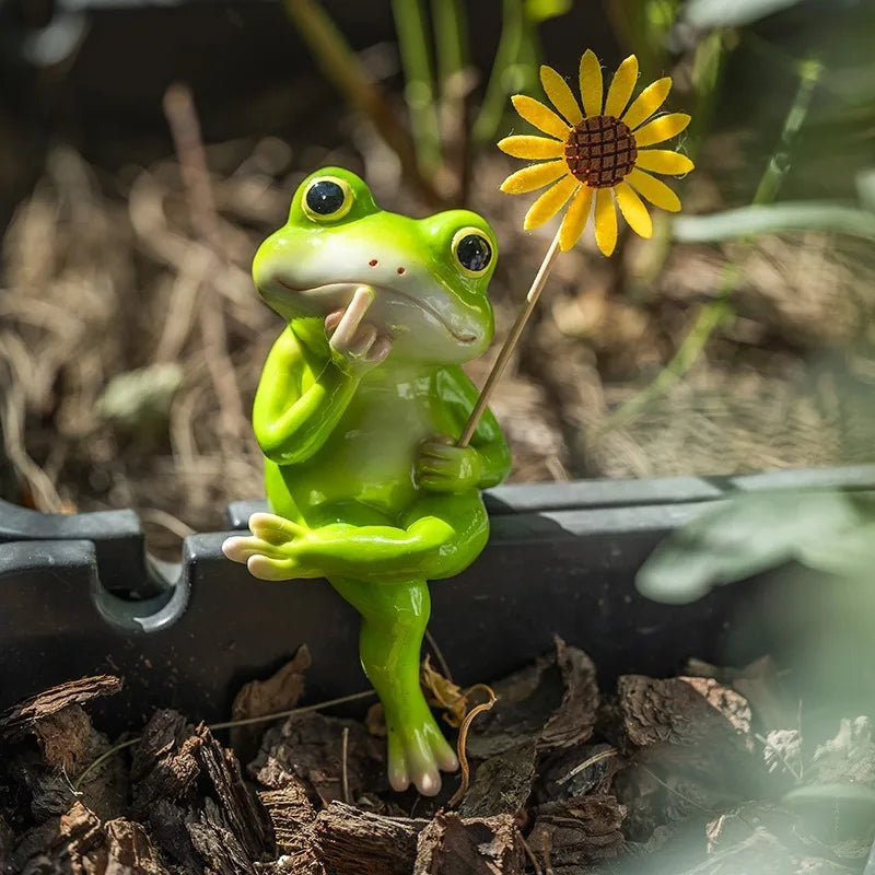 WonderNest Outdoor Garden Gnome Frog Figurine Statue