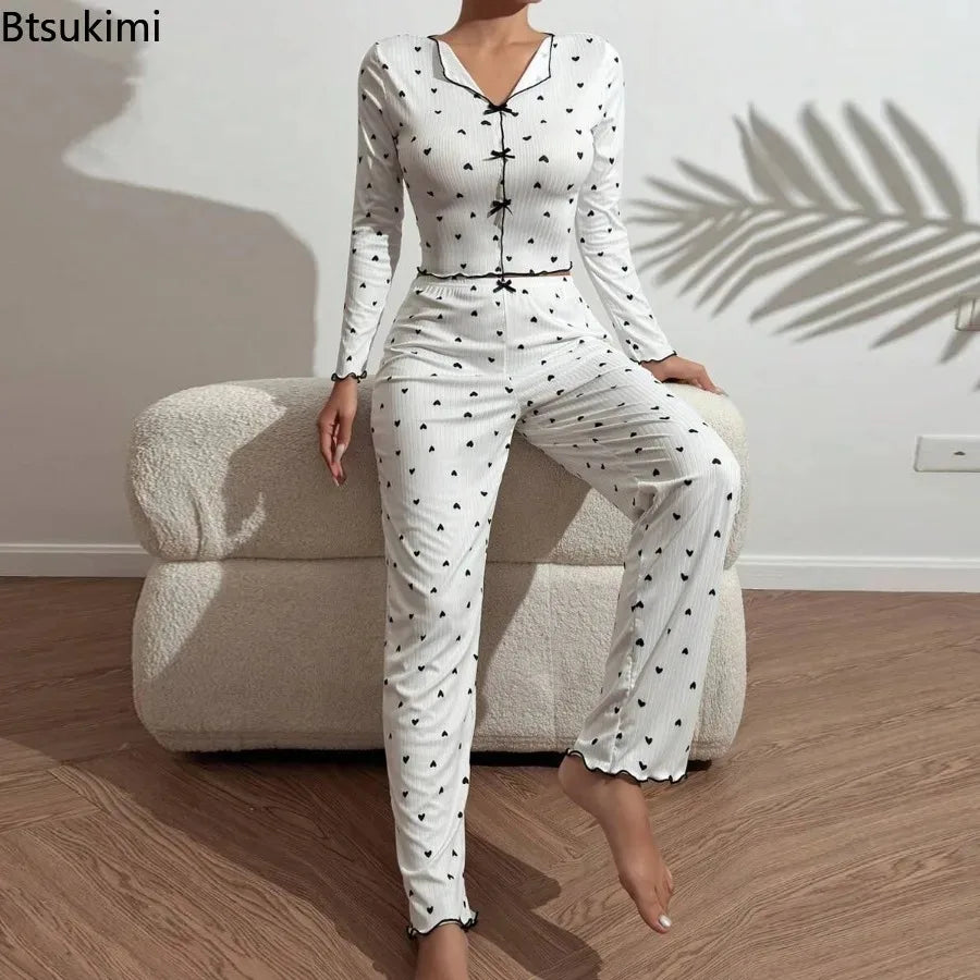 Novos Conjuntos de Loungewear Feminino Estampa de Coração Top Cami Laço Gola Manga Longa e Calças de Cintura Elástica Pijamas Primavera Verão