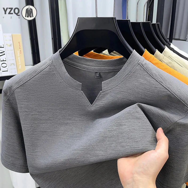 Camiseta Masculina Coreana de Manga Curta Gola V Cor Sólida Casual Fashion Confortável Verão Versátil Top Liso