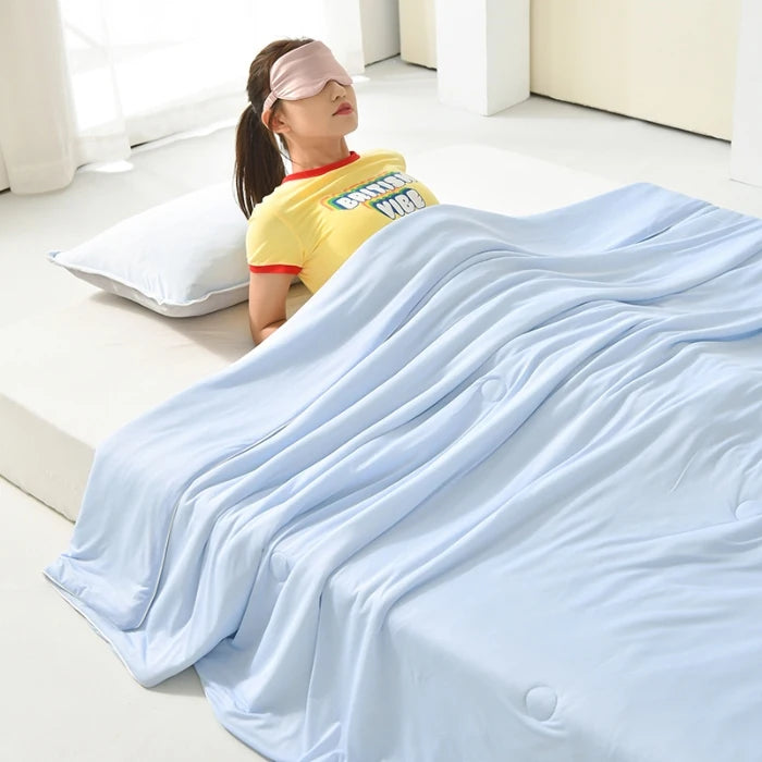 Air Condition Comforter for Summer Pure Color Ice Silk Cooling Blanket Lightweight and Smooth Twin/King Size Cold Quilt