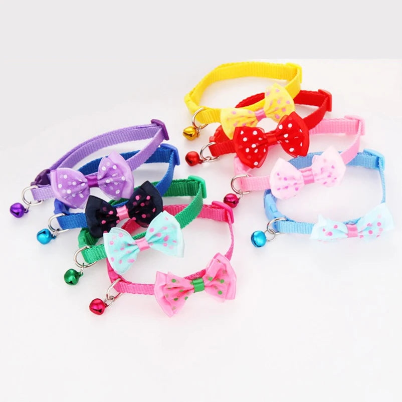 Coleira de cachorro e gato com laço fashion, conjunto de acessórios para animais de estimação macio e confortável com sino, coleira universal para gatos e cães